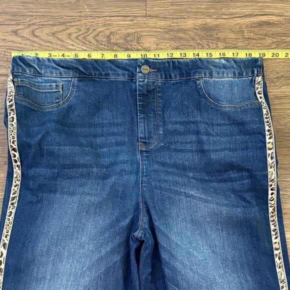 NWT Cenia Medium Wash Blue Jeans with Leopard Print and Bling Side Trim Size 16W - Picture 9 of 14